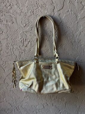 Pulicati Womens Learher Zippered Textured Shoulder Handbag Gold Size Medium